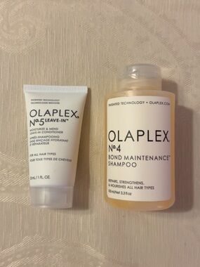 OLAPLEX No.4 Bond Maintenance Shampoo & No.5 Leave-In Conditioner